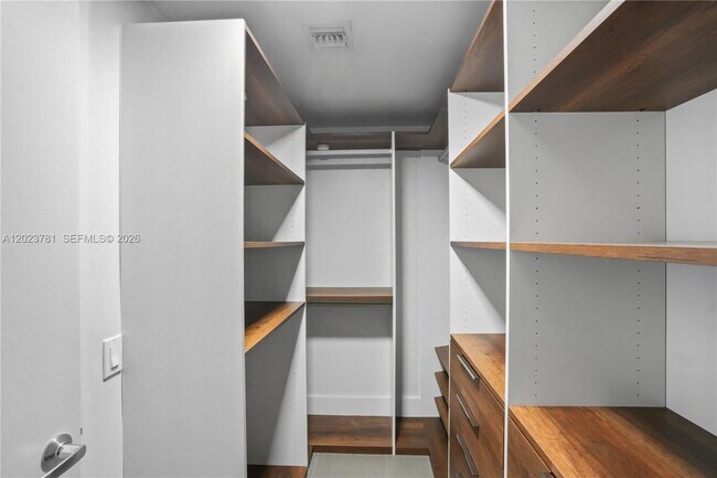 Building Photo - 16385 Biscayne Blvd
