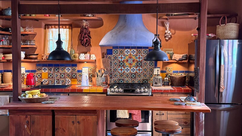 Primary Photo - 824 Canyon Rd