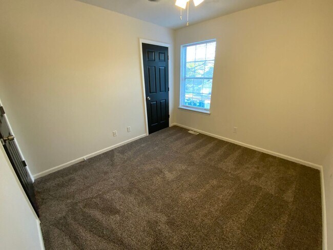 Building Photo - 3569-3571 Prescott Dr