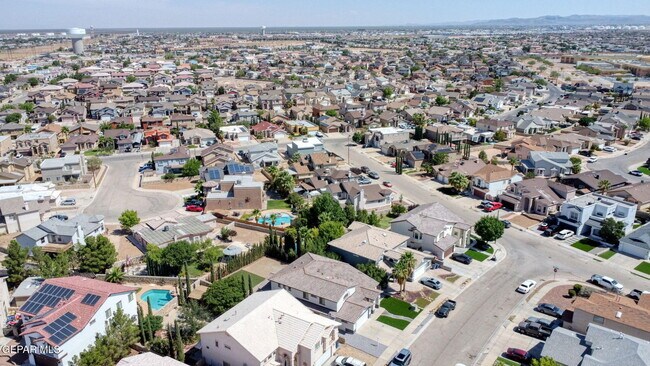 Building Photo - 3121 Tierra Paola Ln