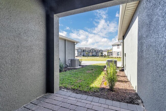 Building Photo - 12620 Charmed Dr