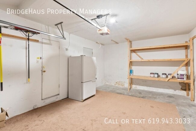 Building Photo - 4739 Hillcrest Ave