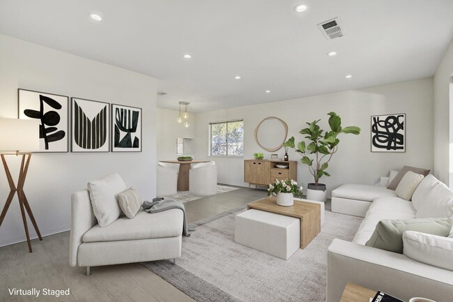 Building Photo - 312 N Alamo Dr