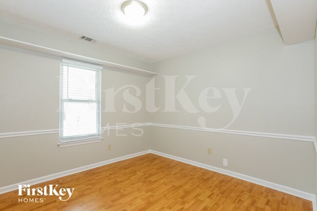 Building Photo - 205 Lakefront Dr