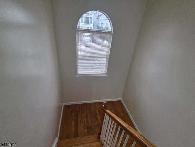 Building Photo - 158 Sherman Ave