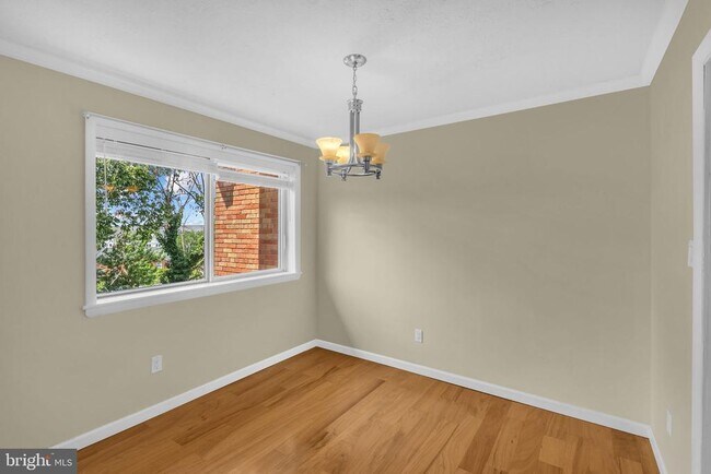 Building Photo - 5111 8th Rd S