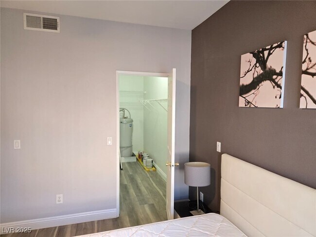 Building Photo - 5154 S Jones Blvd