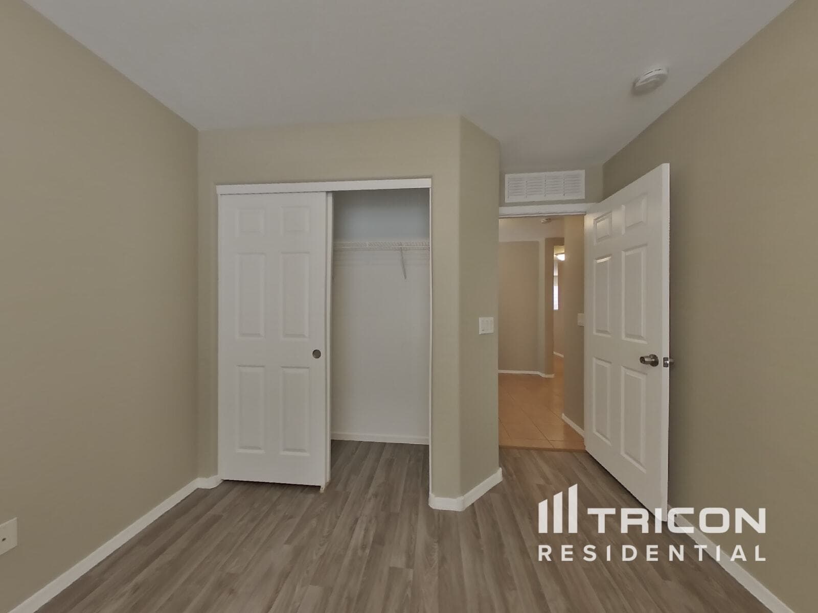 Building Photo - 43846 W Magnolia Rd