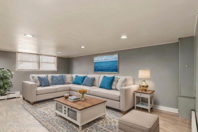 Building Photo - 942 Raleigh Rd