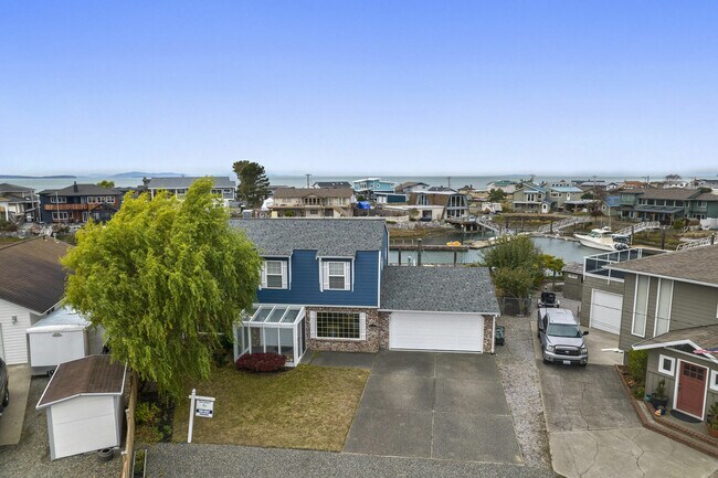 Building Photo - 4132 Matia Dr