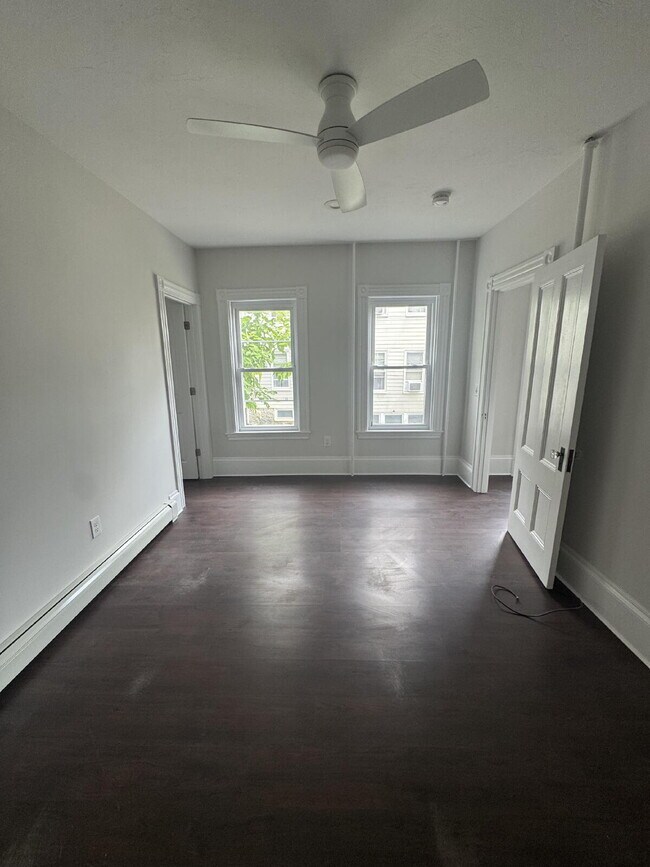 Building Photo - One Bedroom Available in Mansfield