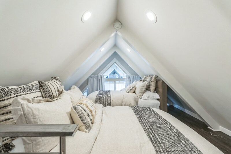 Building Photo - 989 Tahoe Blvd