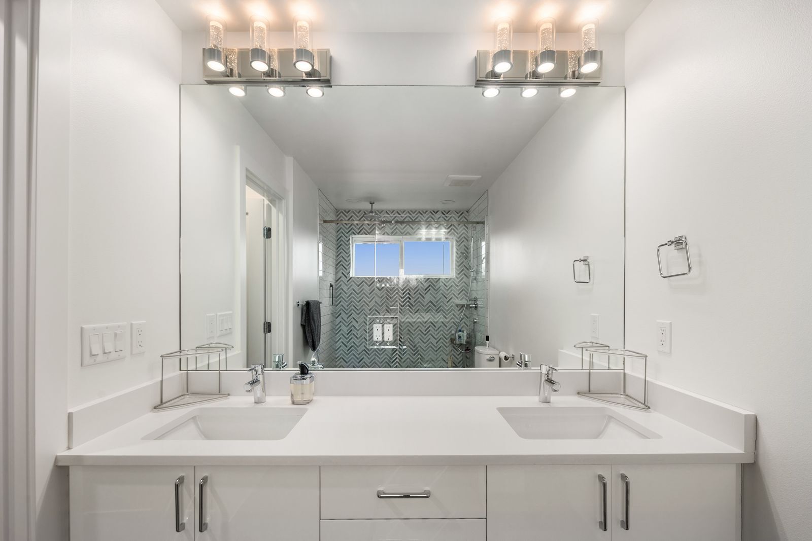 Building Photo - 4726 S Juneau St