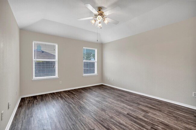 Building Photo - 9641 Olivia Dr