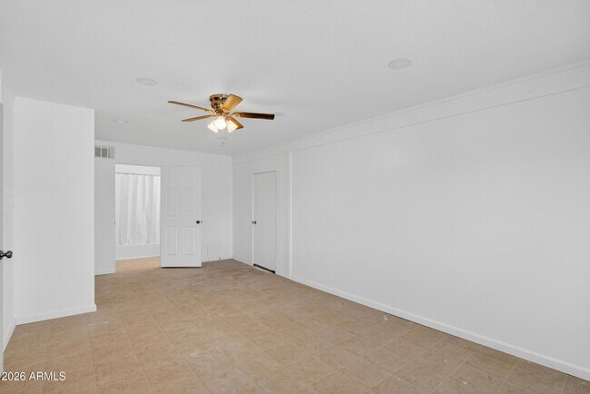 Building Photo - 1113 N Coolidge Ave