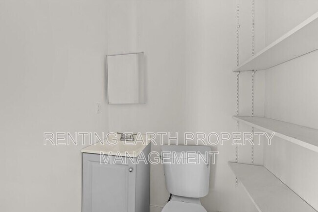 Building Photo - 601 78th St S