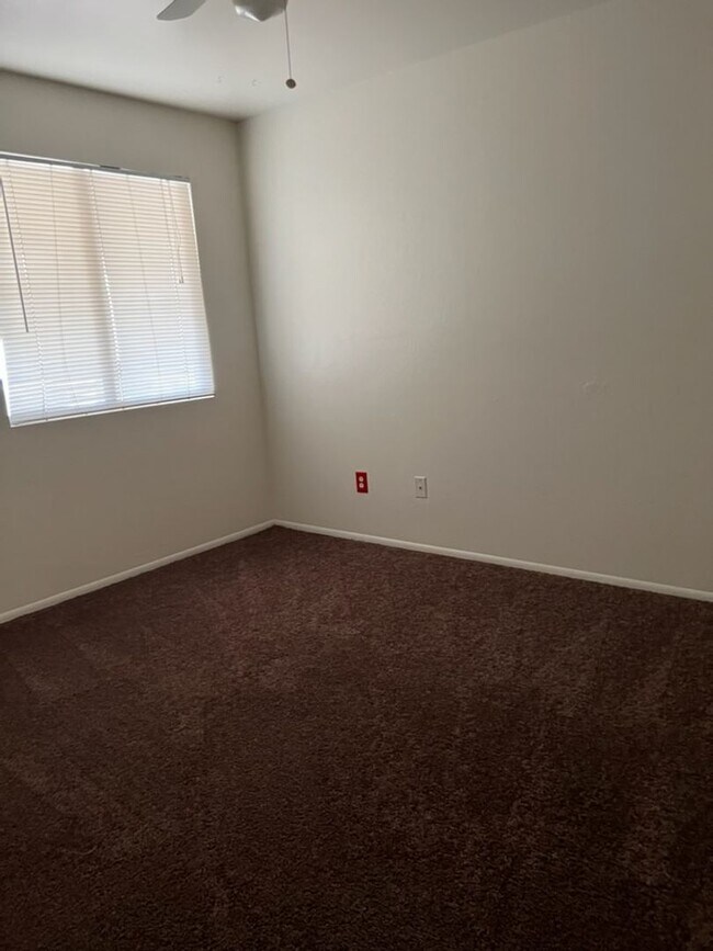 Building Photo - Charming 3 Bed 2 Bath home in Mesa with co...