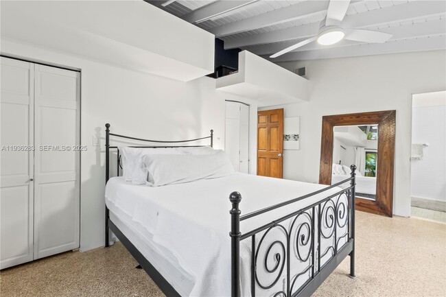 Building Photo - 2132 Middle River Dr