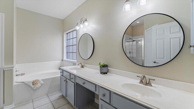 Building Photo - 9722 Therrell Dr