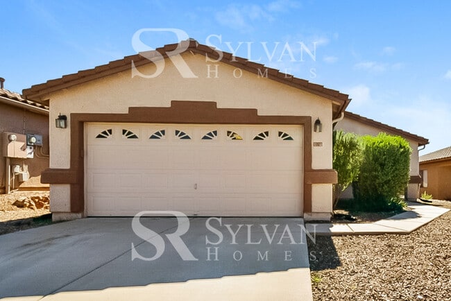 Building Photo - This charming ranch home is ready