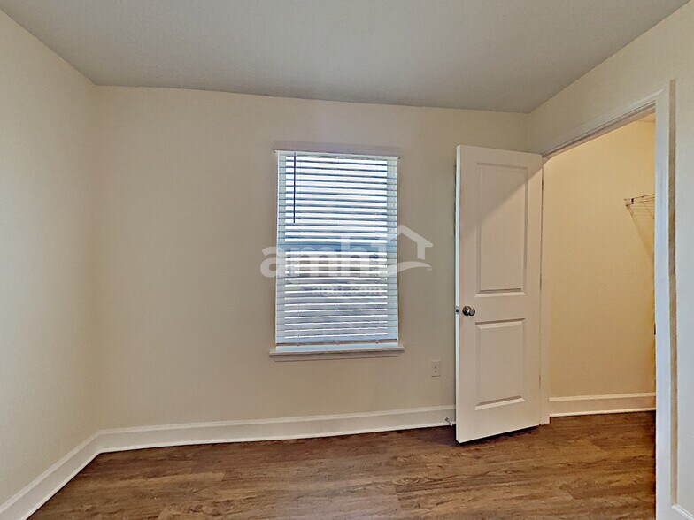 Building Photo - 4714 Reisswood Loop