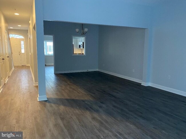 Building Photo - 28447 Pinehurst Cir