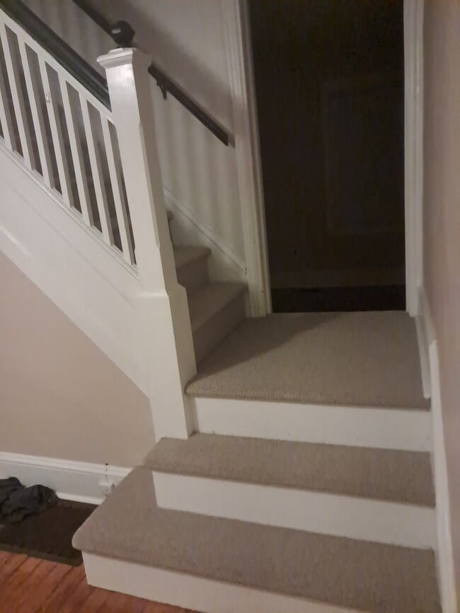 Building Photo - 941 Sargent Ave