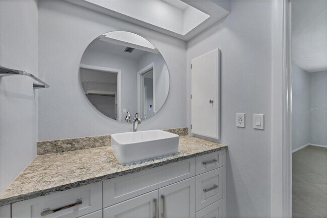 Building Photo - 3313 Pembrook Dr