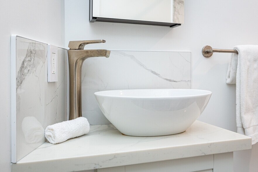 Building Photo - 346 1st St