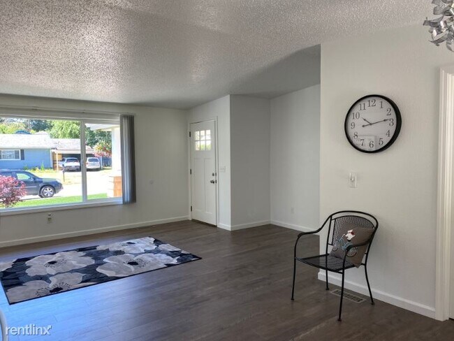 Building Photo - 2 br, 1 bath House - 808 Garrison St NE