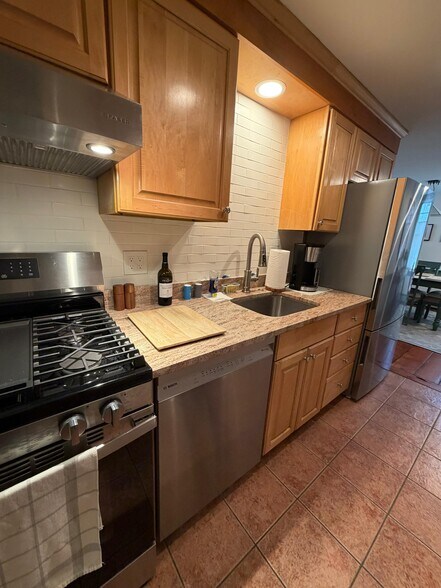 Building Photo - 23 Mugford St