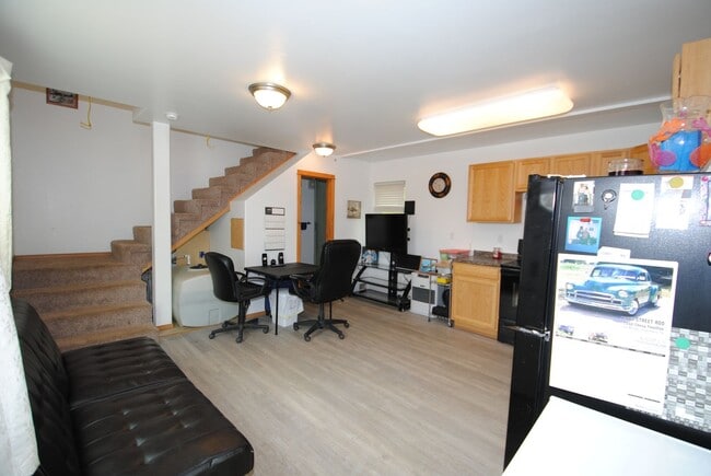 Building Photo - 1 Bed / 1 Bath off Roland Rd.