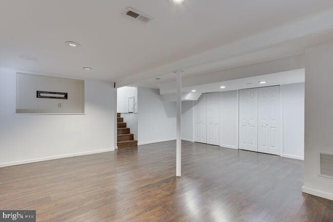Building Photo - 5400 Greystone St