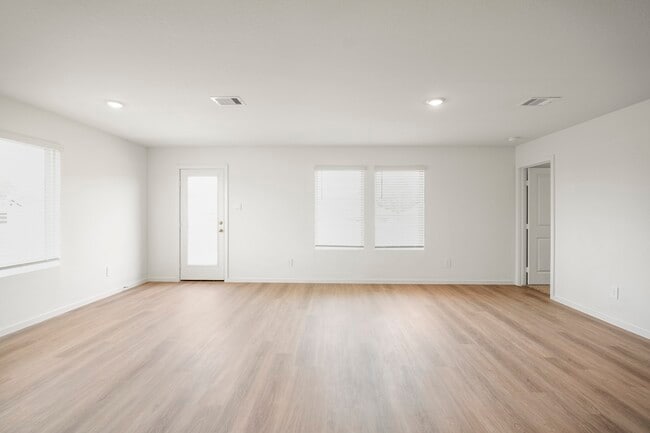 Building Photo - 12011 Curlin Dr
