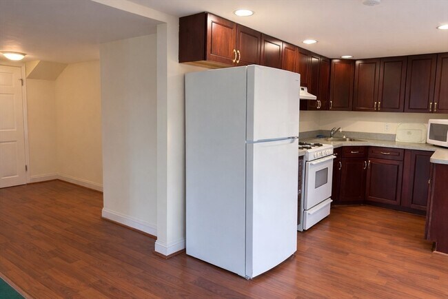 Building Photo - 55 Clarendon St