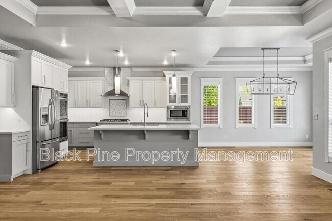 Building Photo - 3761 W Renhold Dr