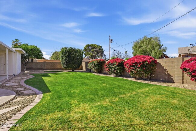 Building Photo - 2644 S Butte Ave