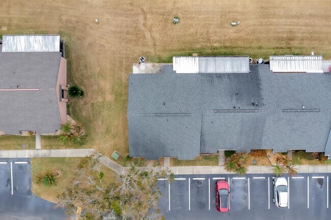 Building Photo - 2432 King Oak Ct