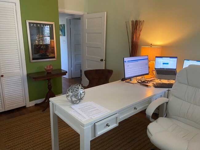 Building Photo - 329 57th Ave S