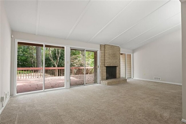 Building Photo - 705 Edgewater Trail