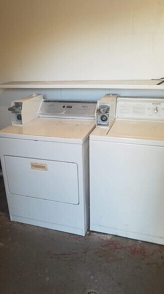 Building Photo - 4627 Alma St