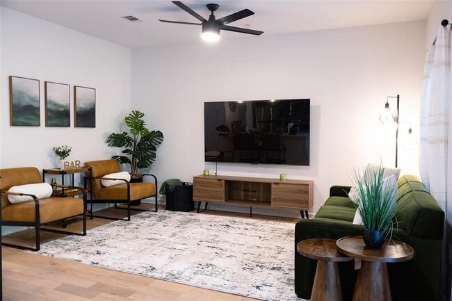 Primary Photo - 2505 Thornton Rd