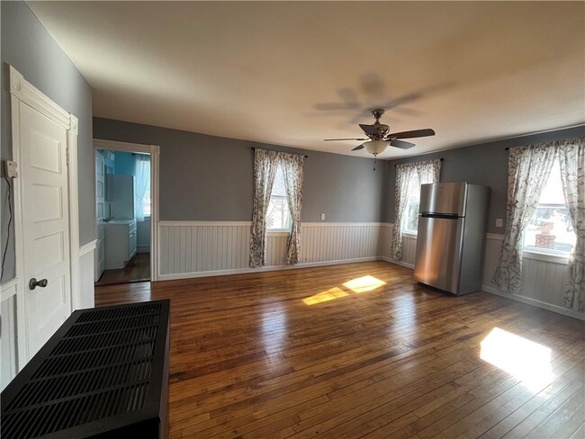 Building Photo - 350 Metacom Ave