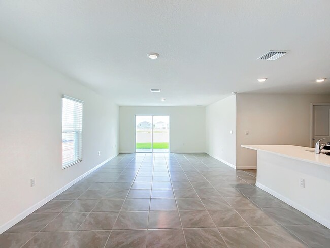 Building Photo - NEW HOME: 5/3: OCALA CROSSINGS SOUTH