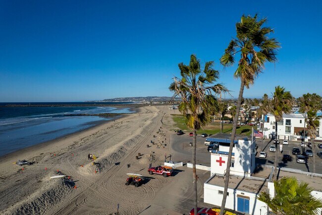 Building Photo - Charming 1 Br Near Sunset Cliffs with Parking