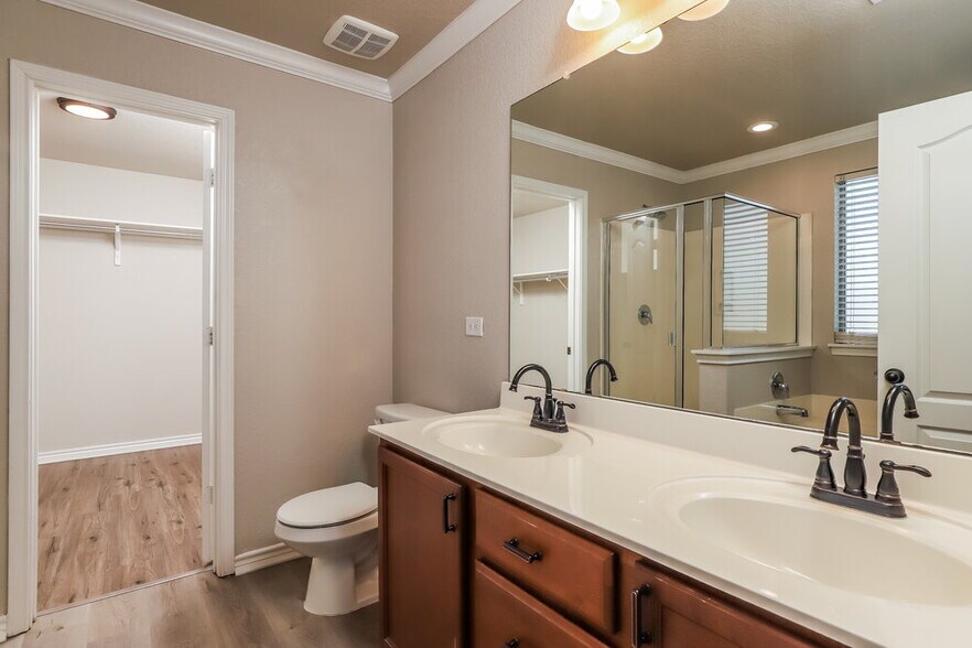 Building Photo - 7727 Heavenly Arbor