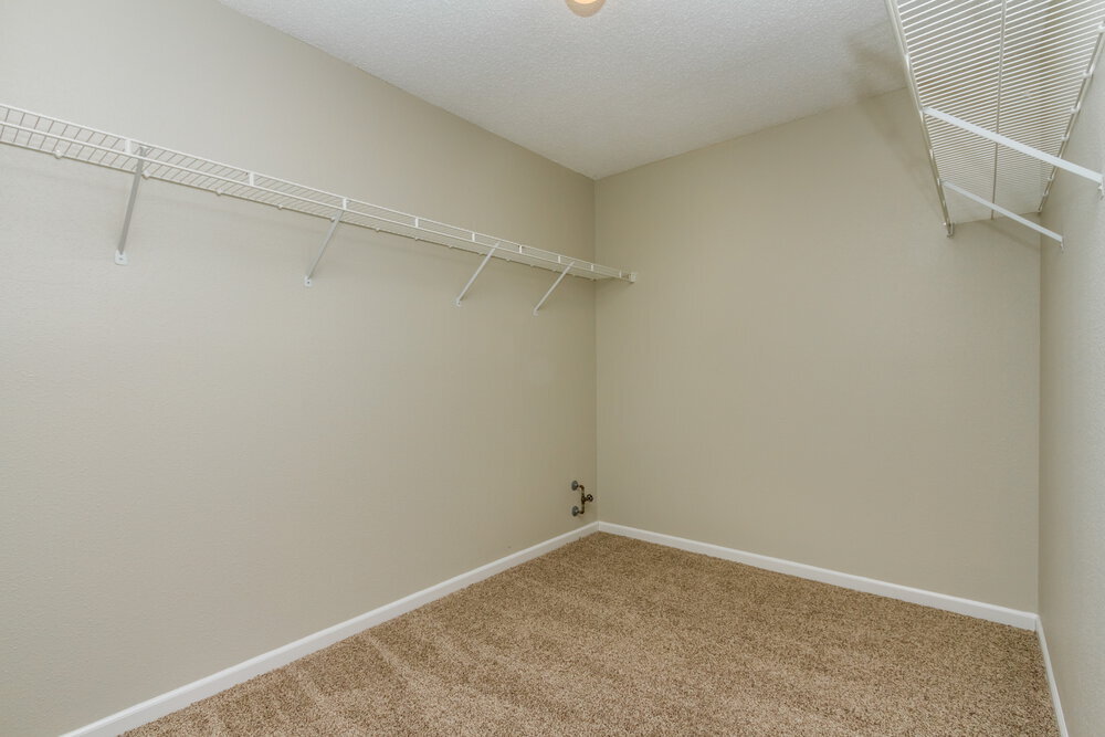 Building Photo - 10236 Hatherley Way