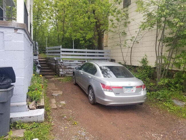 Building Photo - 226  1/2   E.  5TH STREET