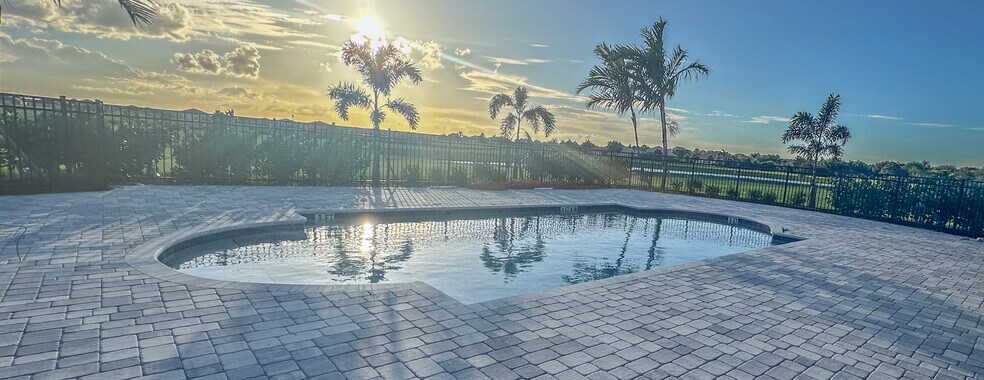 Community Pool - 2463 Middlebury Dr SE