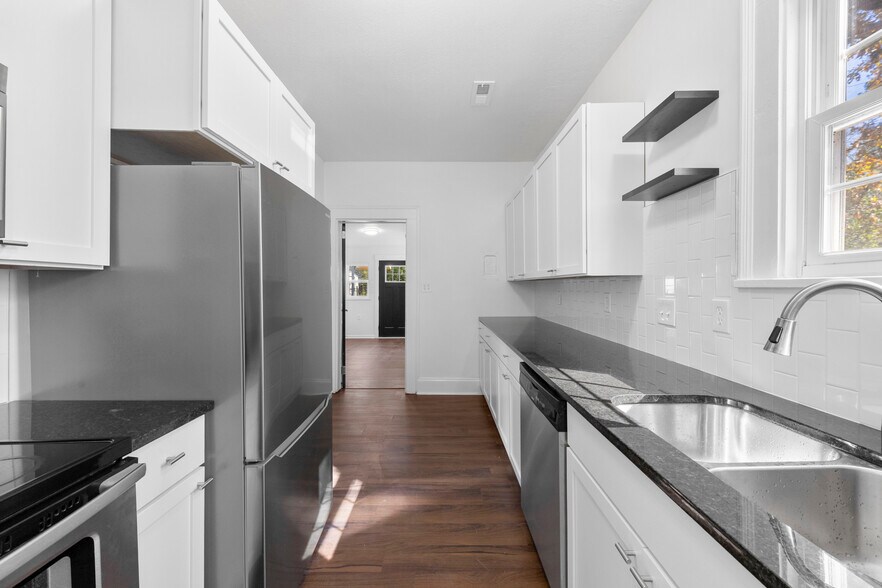 Alley kitchen - 321 State St